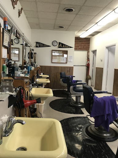 Barber Shop «M & T Barber Shop Inc», reviews and photos, 2713 Battleground Ave, Greensboro, NC 27408, USA