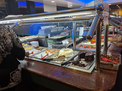 Shopping Mall «Golden Acres Shopping Center», reviews and photos, Oak Tree, South Plainfield, NJ 07080, USA