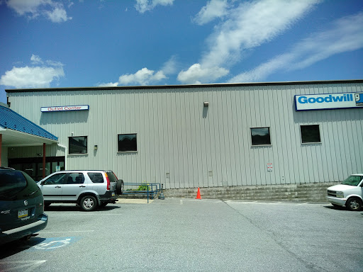 Thrift Store «Goodwill Outlet Center & Donation Center», reviews and photos, 3001 St Lawrence Ave, Reading, PA 19606, USA