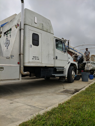 Car Wash «Detail Driven Car Wash», reviews and photos, 159 Pond Fort Trail, Lake St Louis, MO 63367, USA