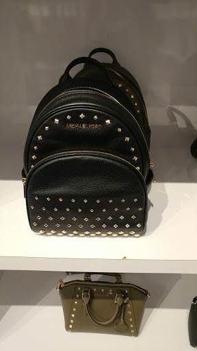Fashion Accessories Store «Michael Kors», reviews and photos, 1650 Premium Outlet Blvd #1800, Aurora, IL 60502, USA