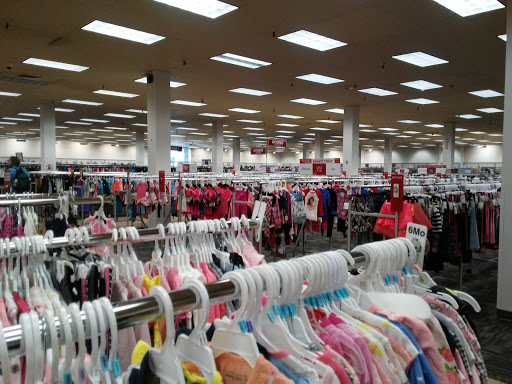 Clothing Store «Burlington Coat Factory», reviews and photos, 833 Lancaster Dr NE, Salem, OR 97301, USA