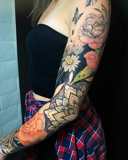 Explore simple guy tattoo ideas, creative tattoo ideas in Apple Valley, available at Klassic tattoo