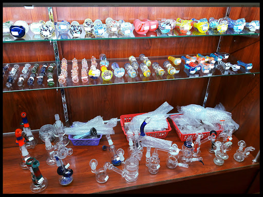 Tobacco Shop «N A Smoke Shop», reviews and photos, 2343 N Sierra Way, San Bernardino, CA 92405, USA