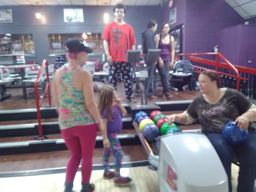 Bowling Alley «Air Lanes Bowling Center», reviews and photos, 4200 Fleur Dr, Des Moines, IA 50321, USA