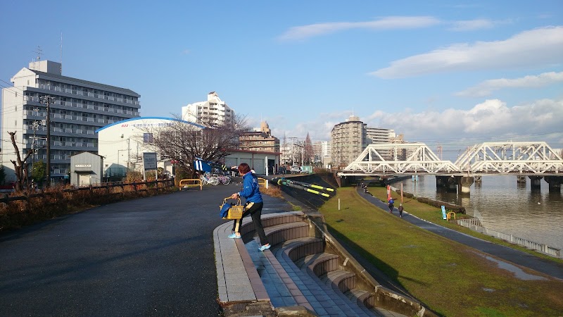 関西河川スポーツ共同艇庫