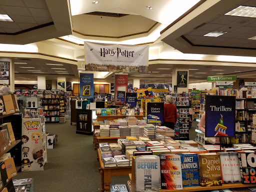 Book Store «Barnes & Noble», reviews and photos, 5400 New Hope Commons, Durham, NC 27707, USA