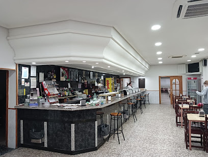 Restaurante los Linares - C. del Pico Almenara, 1, 28970 Humanes de Madrid, Madrid, Spain