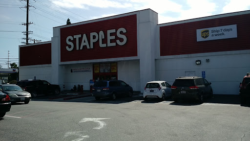 Office Supply Store «Staples», reviews and photos, 2052 S Bundy Dr, West Los Angeles, CA 90025, USA