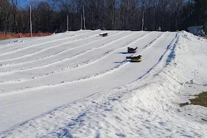 Four Seasons Golf & Ski Center image