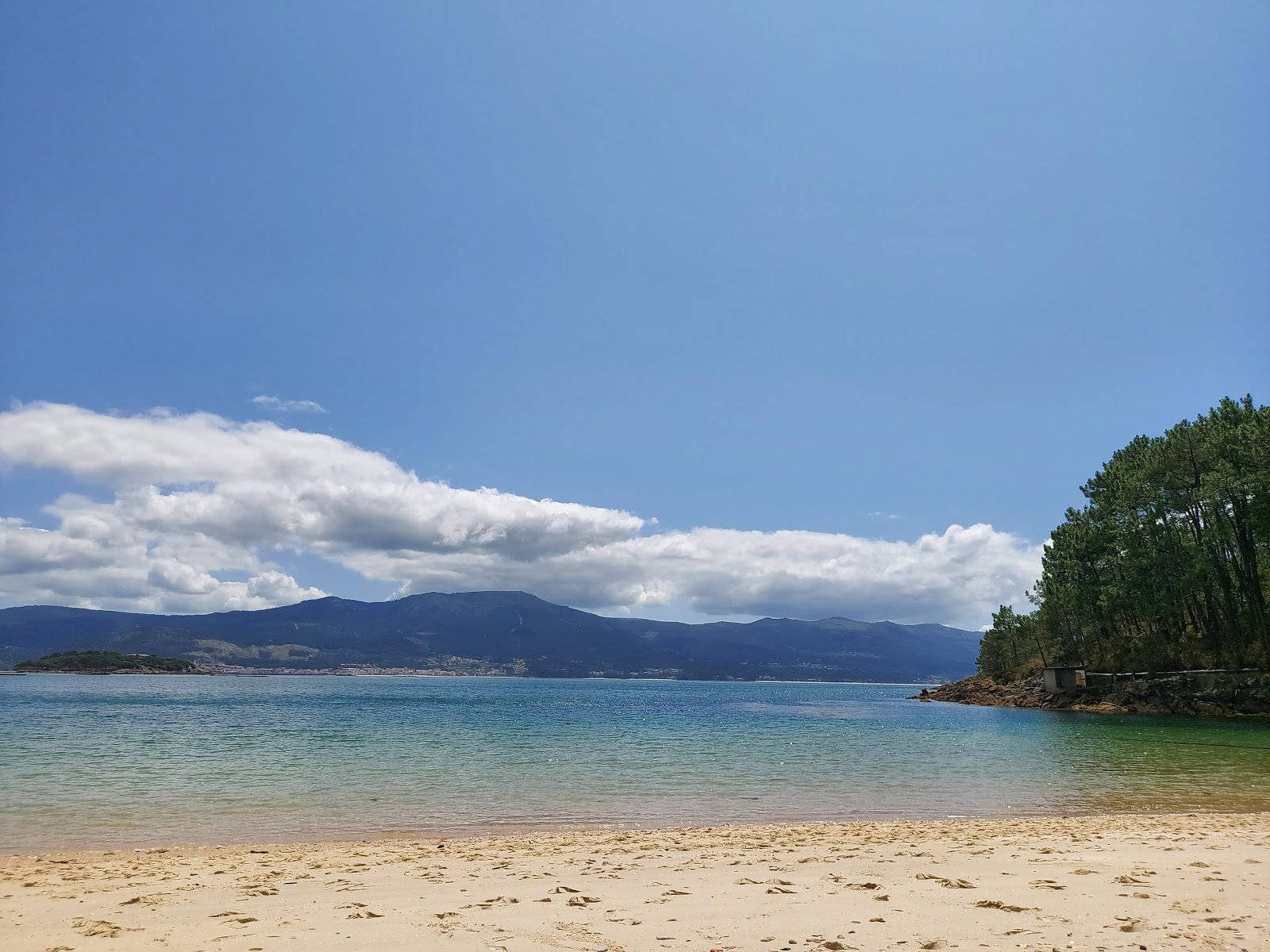 Foto van Praia de Somorto met turquoise puur water oppervlakte