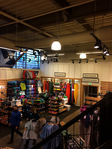 Clothing Store «L.L. Bean», reviews and photos, 340 Legacy Pl, Dedham, MA 02026, USA