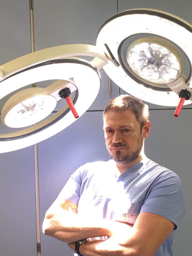 Γενικός χειρουργός Δημήτρης Ζησιάδης MD,MSH,PhDc - Κηφισιά