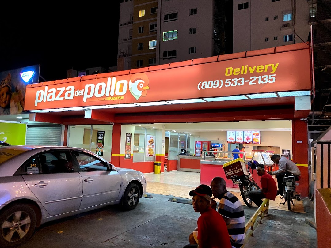 La Plaza Del Pollo