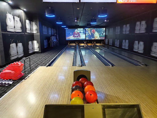 Shopping Mall «The Mall at The Source», reviews and photos, 1504 Old Country Rd, Westbury, NY 11590, USA