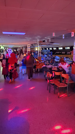 Bowling Alley «Midway Bowling Center», reviews and photos, 1561 Holly Pike, Carlisle, PA 17015, USA