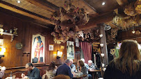 Atmosphère du Restaurant de spécialités alsaciennes Winstub Zum Pfifferhus à Ribeauvillé - n°13