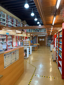 Biblioteca Pública Municipal de Yunquera de Henares Palacio de los Mendoza Pl. Mayor, 19210 Yunquera de Henares, Guadalajara, España