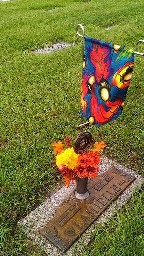 Cemetery «Osceola Memory Gardens - Funeral Homes, Cemetery & Crematory», reviews and photos, 1717 Old Boggy Creek Rd, Kissimmee, FL 34744, USA