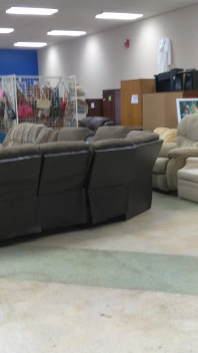 Thrift Store «Miracle Hill Thrift Store», reviews and photos, 206 New Neely Ferry Rd, Mauldin, SC 29662, USA
