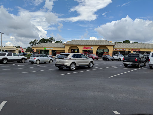 Shopping Mall «Lake Village Shopping MallKitchengaets», reviews and photos, 10601 US-441, Leesburg, FL 34788, USA