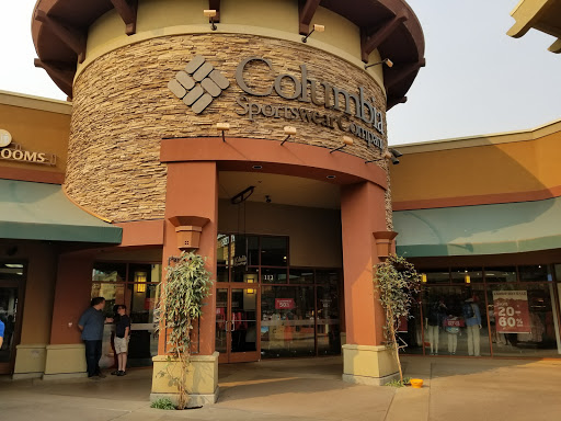 Sportswear Store «Columbia Sportswear Outlet Store at Woodburn Premium Outlets», reviews and photos, 1001 N Arney Rd #112, Woodburn, OR 97071, USA