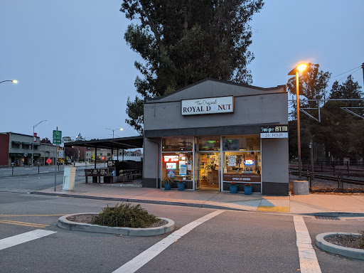 Donut Shop «Royal Donut Shop», reviews and photos, 1090 Burlingame Ave, Burlingame, CA 94010, USA