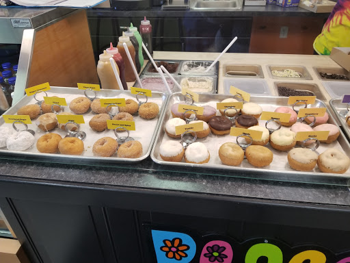 Donut Shop «Peace, Love And Little Donuts Of Green», reviews and photos, 3700 Massillon Rd, Uniontown, OH 44685, USA