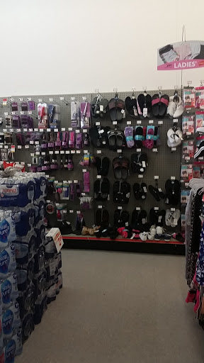 Dollar Store «FAMILY DOLLAR», reviews and photos, 1250 W Main St, Greenfield, IN 46140, USA