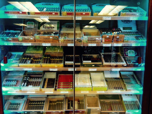 Cigar Shop «Park Avenue Smoke Shop», reviews and photos, 194 Park Ave, Worcester, MA 01609, USA