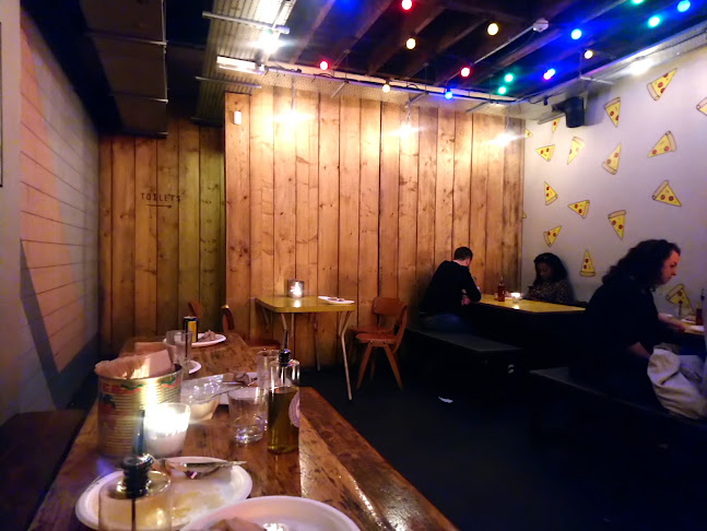 Comments and reviews of Voodoo Ray's Dalston