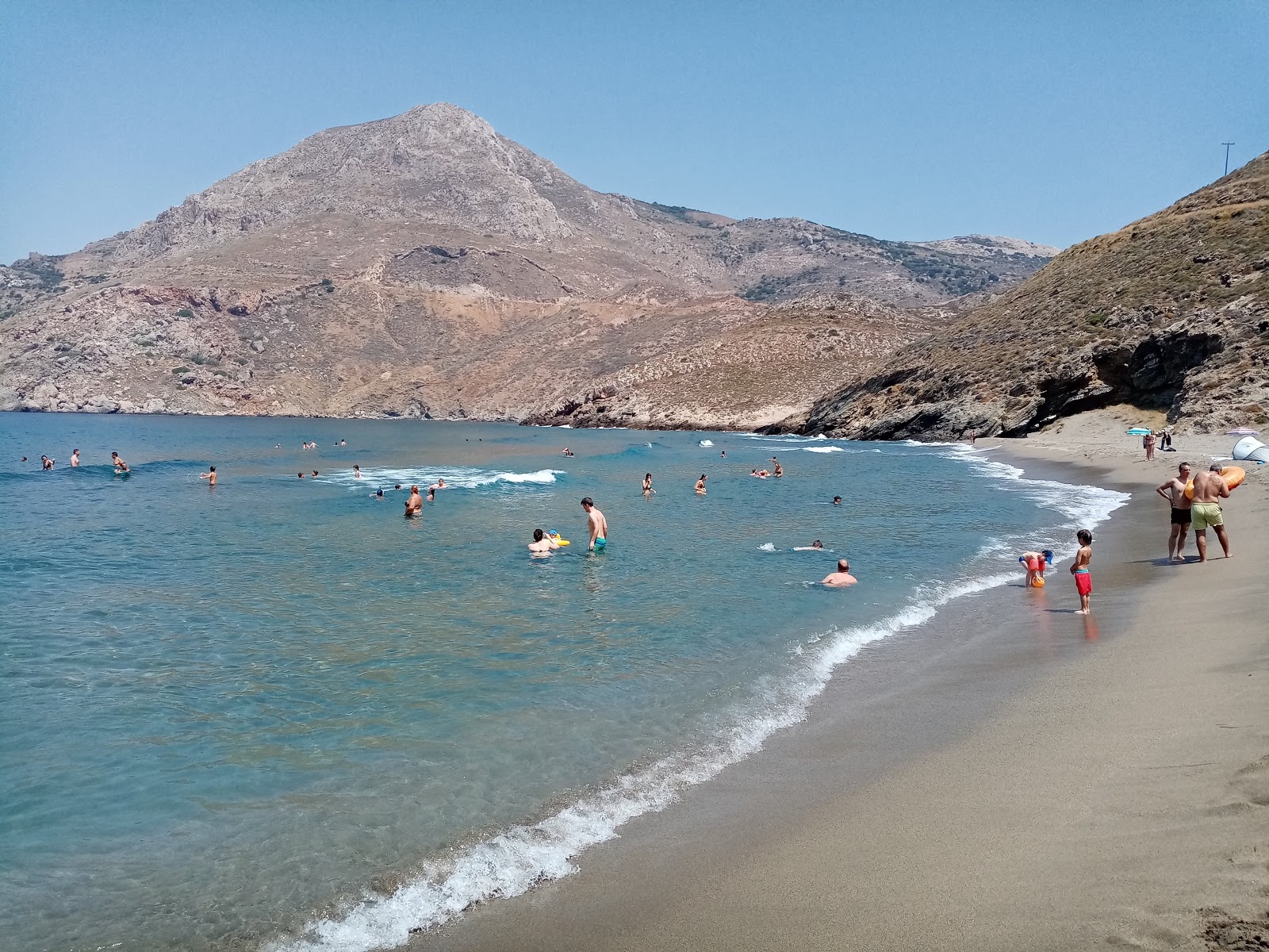 Foto di Marmari beach con molto pulita livello di pulizia