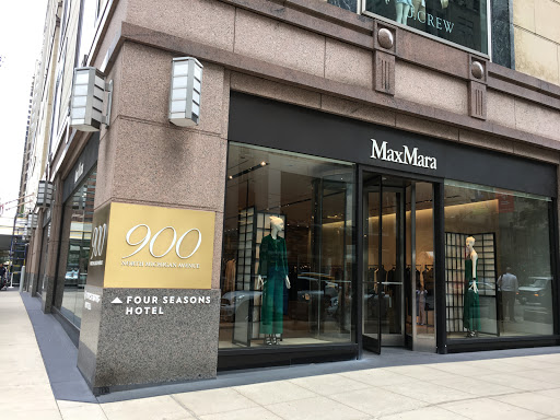 Shopping Mall «900 North Michigan Shops», reviews and photos, 900 N Michigan Ave, Chicago, IL 60611, USA