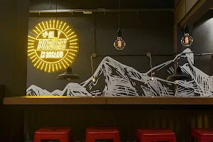 Weiss Beer & Burger image