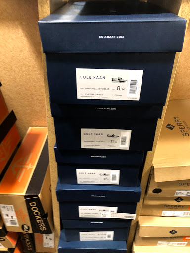 Shoe Store «DSW Designer Shoe Warehouse», reviews and photos, 833 N Krocks Rd #107, Allentown, PA 18106, USA