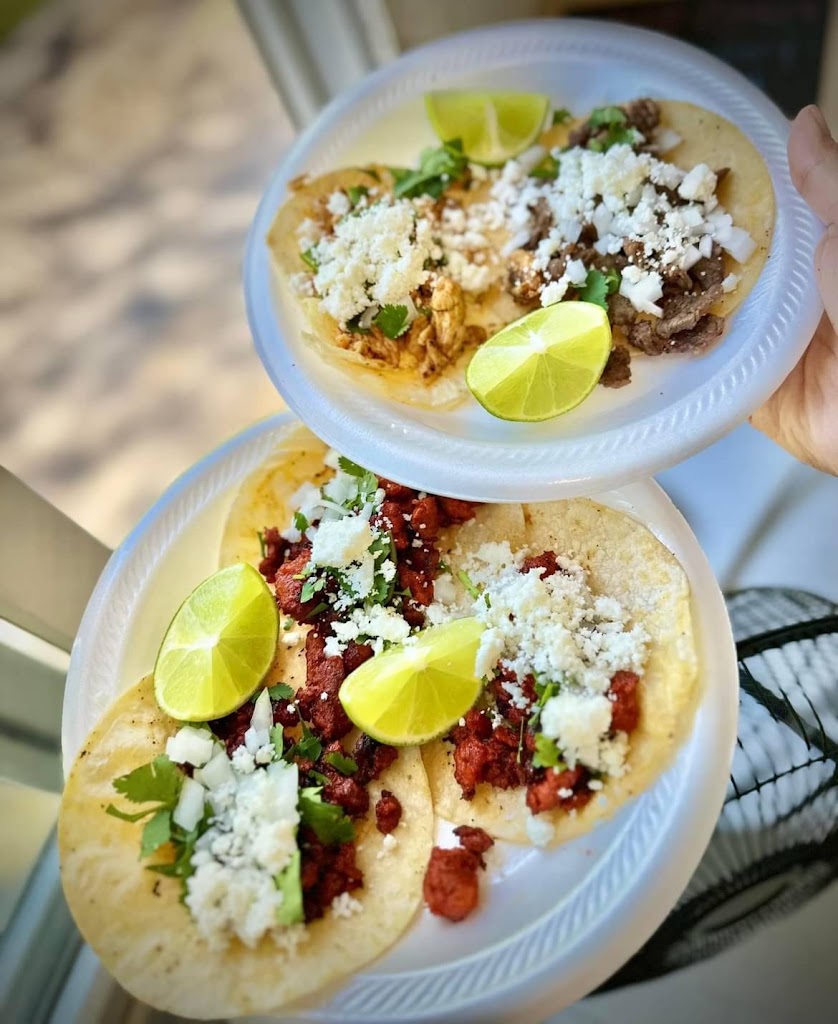 Bordertown Street Tacos 77662