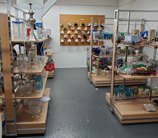 Thrift Store «St. Vincent de Paul Thrift Store», reviews and photos, 4009 S 56th St, Tacoma, WA 98409, USA