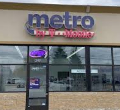 Cell Phone Store «MetroPCS Authorized Dealer», reviews and photos, 2250 E Auburn Rd, Shelby Charter Township, MI 48317, USA
