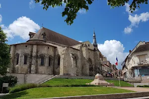 Church of Saint Croix in Saint-Pourçain-sur-Sioule image