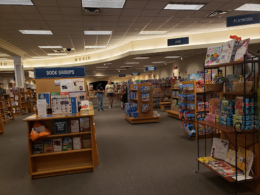 Book Store «Schuler Books & Music», reviews and photos, 2660 28th St SE, Grand Rapids, MI 49512, USA