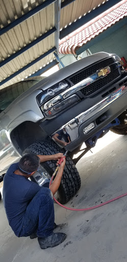 Auto Body Shop «Sainz Auto Body & Frame S», reviews and photos, 2922 W McDowell Rd, Phoenix, AZ 85009, USA