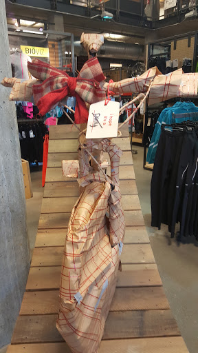 Camping Store «REI», reviews and photos, 1405 NW Johnson St, Portland, OR 97209, USA