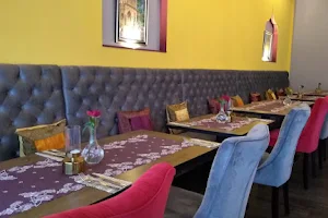 Anmol - Indisches Restaurant & Bar image