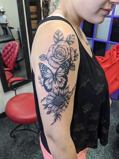 Explore texas tattoo ideas, creative tattoo ideas in Slippery Rock, available at Dinky Dachshund Tattoo Parlor