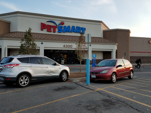 Pet Supply Store «PetSmart», reviews and photos, 4300 E Alameda Ave, Glendale, CO 80246, USA