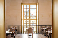 Atmosphère du Restaurant français Ore - Ducasse au château de Versailles - n°4