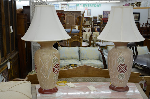 Thrift Store «Thrift & Dollar Inc», reviews and photos, 950 N Lake St, Aurora, IL 60506, USA