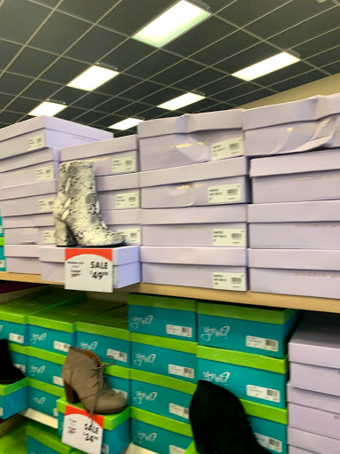 Shoe Store «Shoe Carnival», reviews and photos, 2633 Lakewood Village Dr, North Little Rock, AR 72116, USA