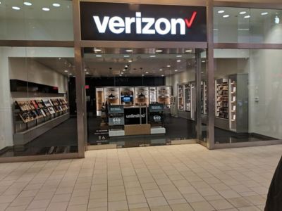 Cell Phone Store «Verizon», reviews and photos, 90-15 Queens Blvd, Elmhurst, NY 11373, USA
