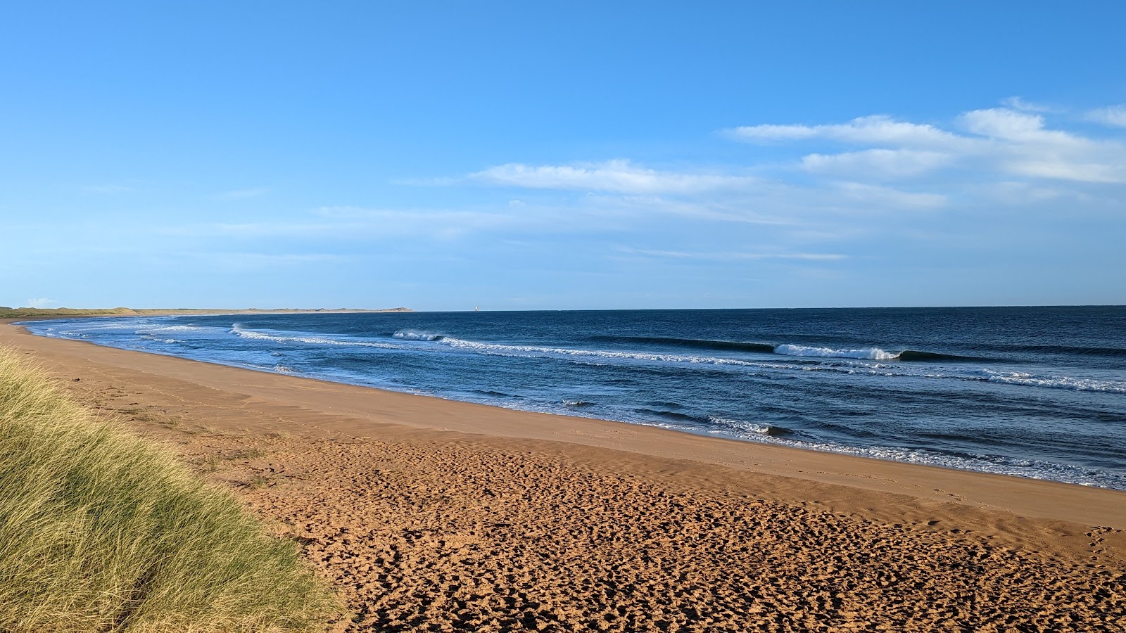 Scotstown Beach'in fotoğrafı düz ve uzun ile birlikte
